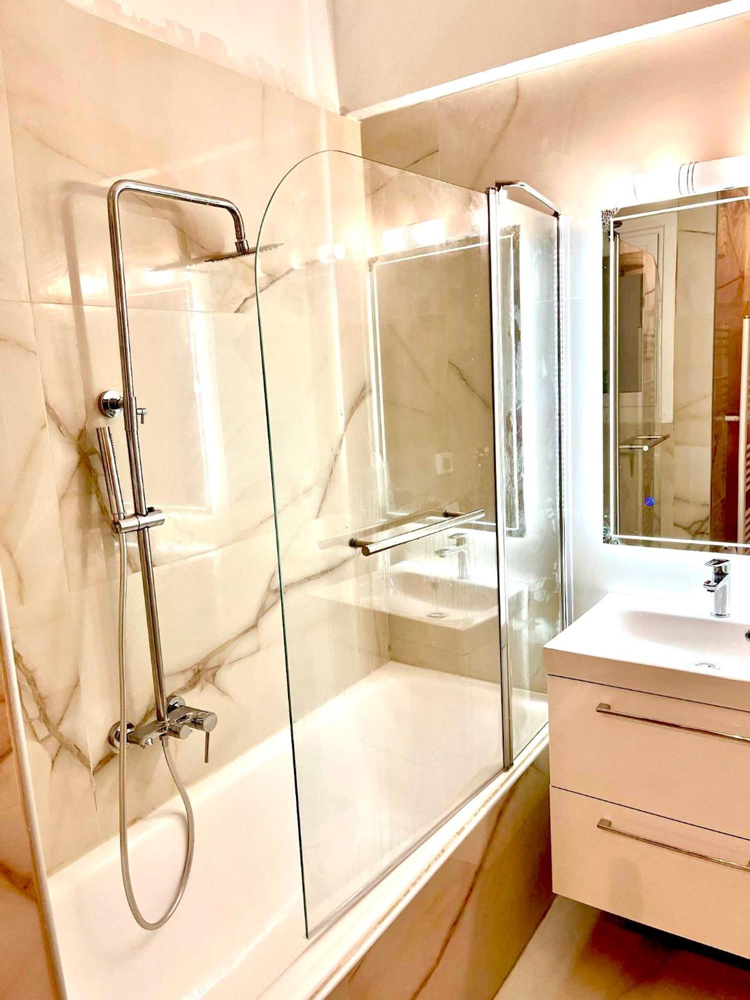 100 M2 Apartment In The Center Of אתונה מראה חיצוני תמונה